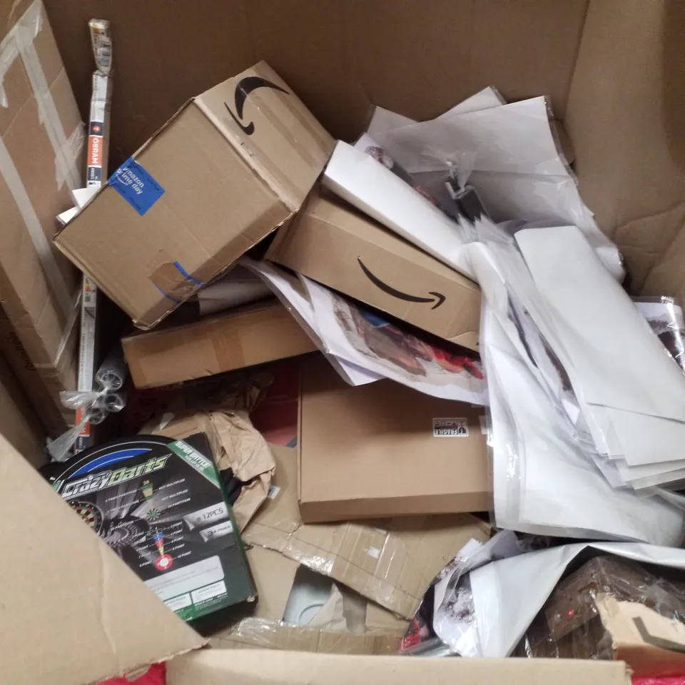 PALLET CONTAINING ASSORTED PRODUCTS INCLUDING TURNTABLE SYSTEM, VINYL FLOORING CUTTER, HOME OFFICE LAP DESK & CRAZYDARTS DART BOARD