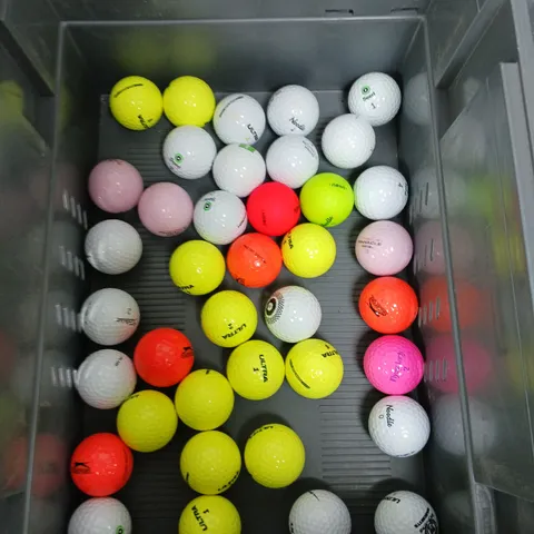 APPROXIMATELY 16 GOLFBALLS OF VARIOUS BRANDS AND COLOURS 