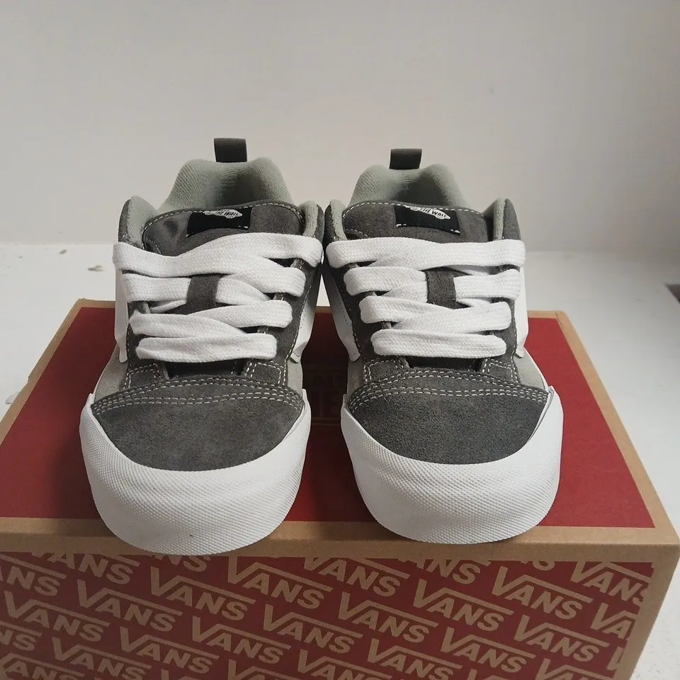 BOXED PAIR OF VANS KNU SKOOL SNEAKERS – GREY/WHITE, UK 4
