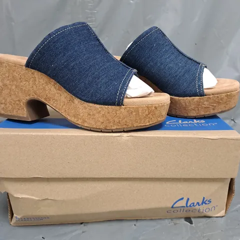 BOXED PAIR OF CLARKS CORK HEELED PEEP TOE SANDALS IN DARK DENIM SIZE 3