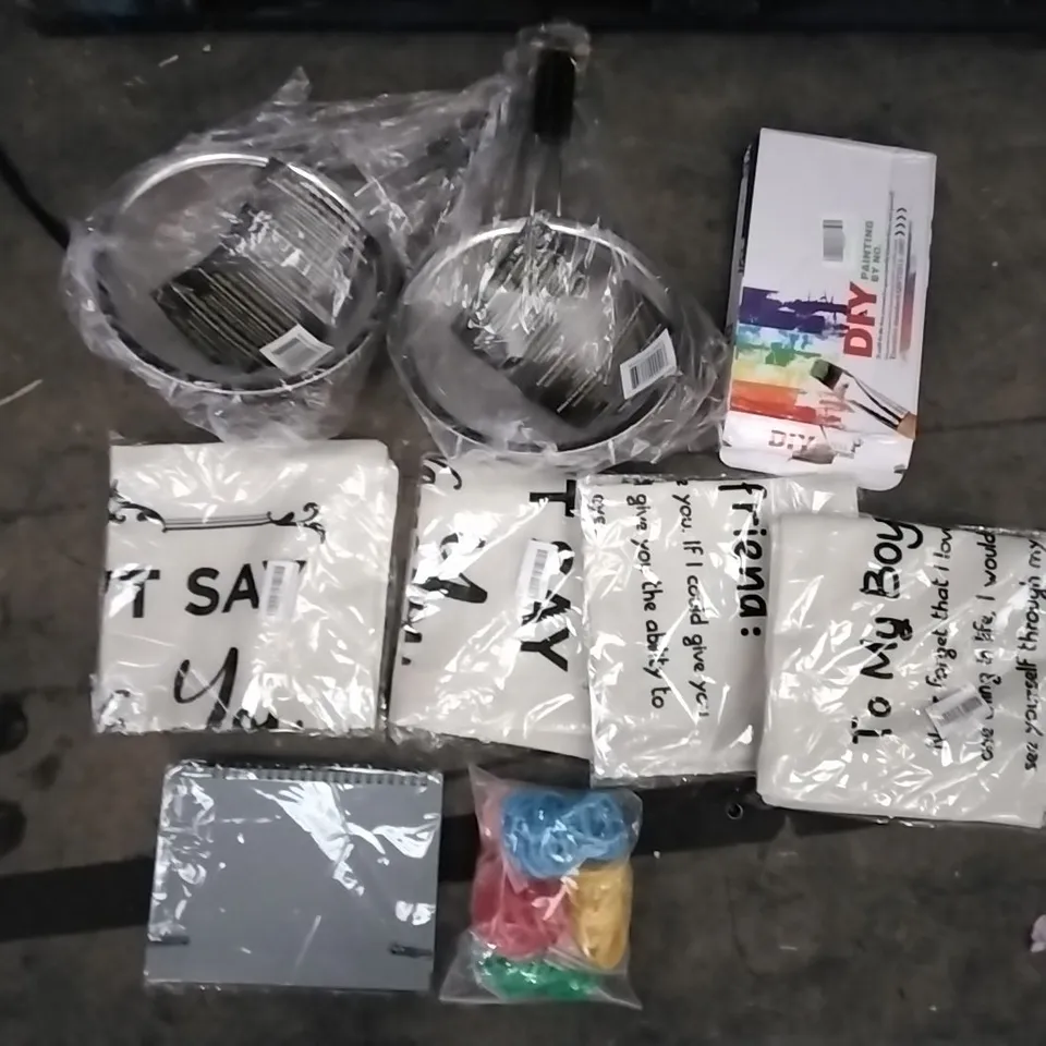 PALLET OF ASSORTED ITEMS INCLUDING 100 LOOSE LEAF RINGS, 3PCS PAINT BRUSHES, 2022 NOTE BOOK, LIVE FRESH MESH STRAINER, LIVE FRESH STEEL COLANDER, REMINDER GIFT FOR BOYFRIEND