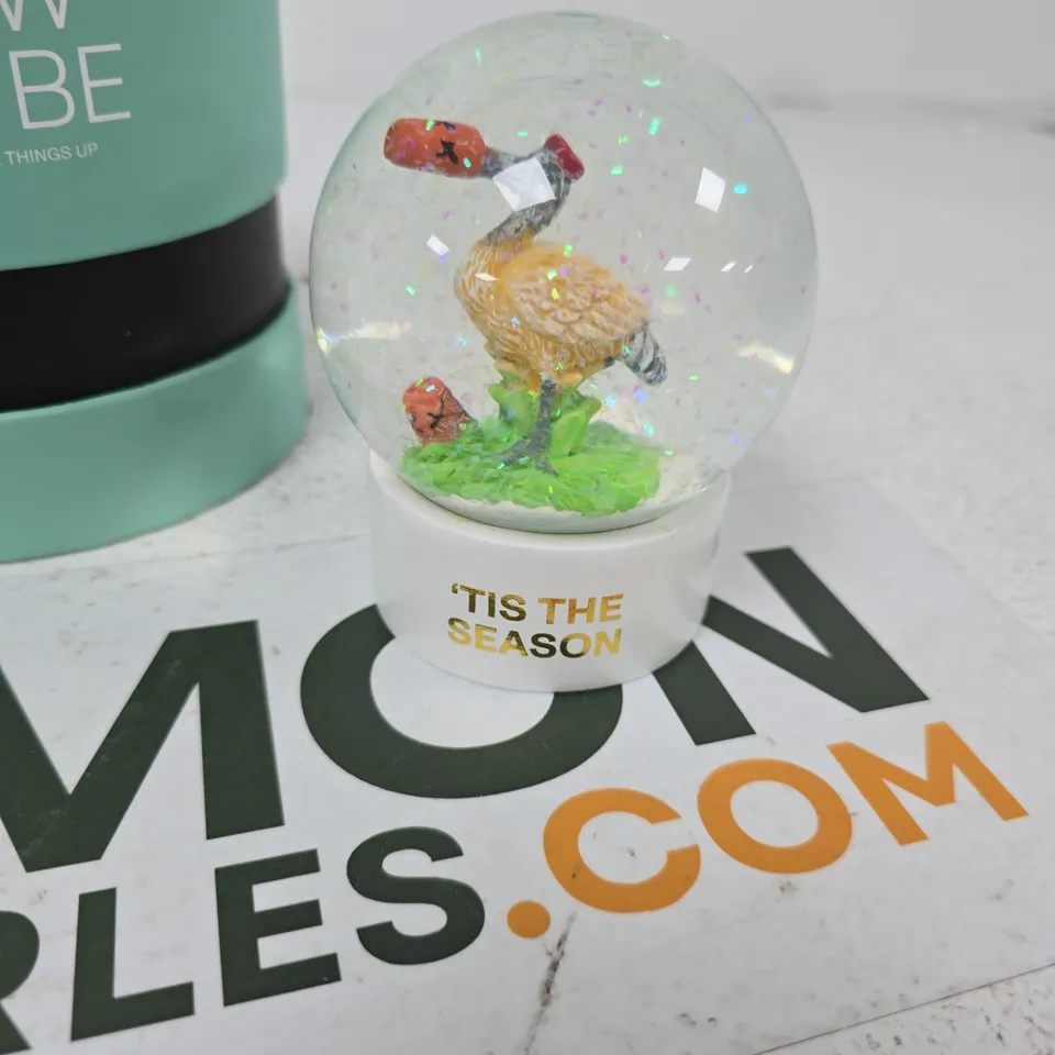 TYPO SNOW GLOBE – FLAMINGO SCENE, 'TIS THE SEASON' (BOXED)