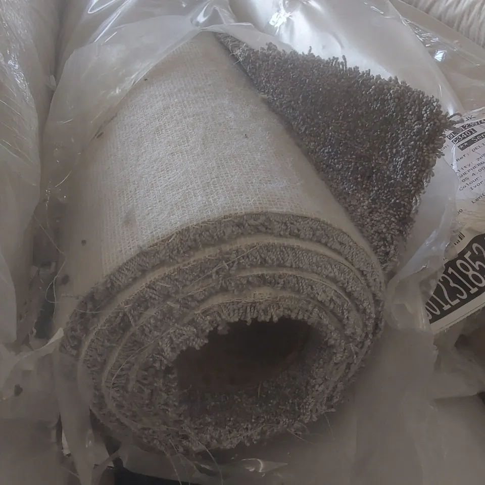 ROLL OF QUALITY ECLIPSE URBAN CHATEAU CARPET // SIZE: APPROX 4 X 2.8m