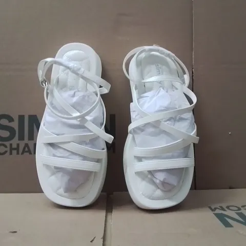 BOXED BRAND NEW APPROXIMATELY 6 SIMPLY BE PHEOBE WIDE SHOES WHITE SIZE 6