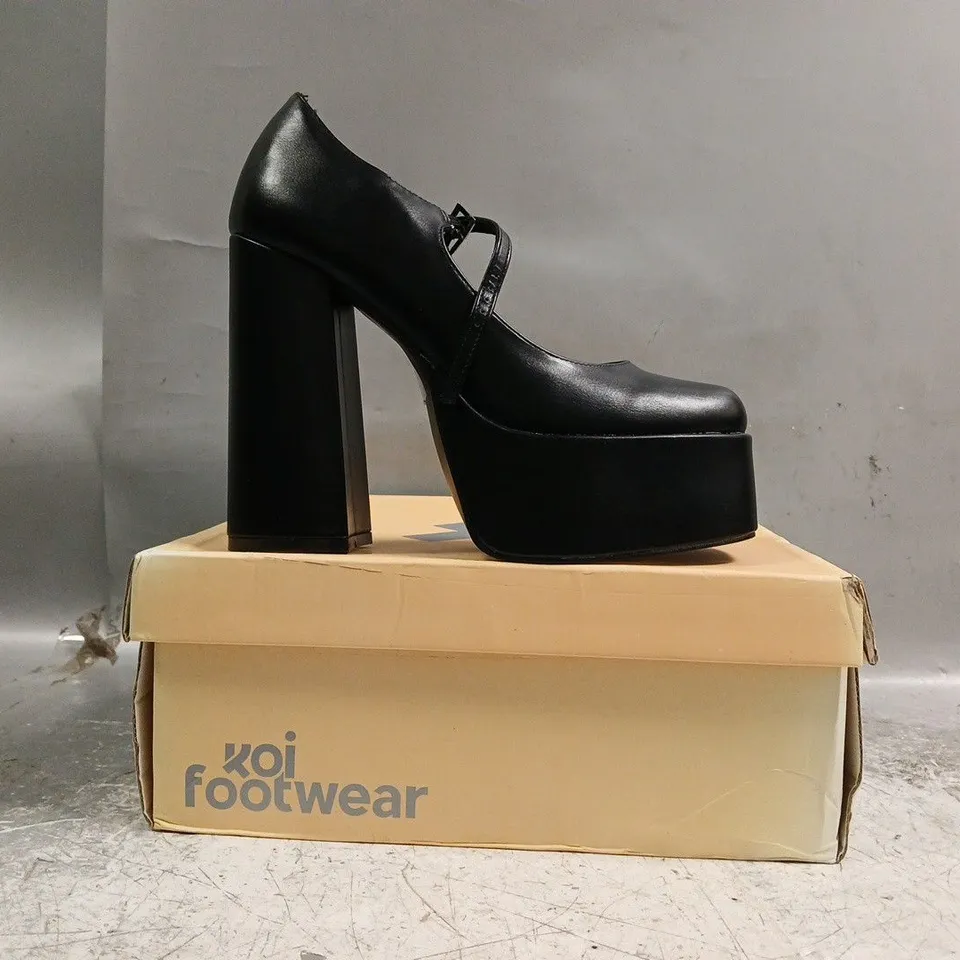 BOXED PAIR OF KOI DARKBLOOM BLACK PLATFORM HEELS SIZE UK 6