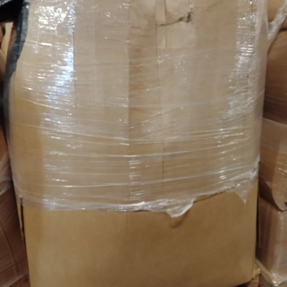 PALLET CONTAINING A LARGE QUANTITY OF HOSES
