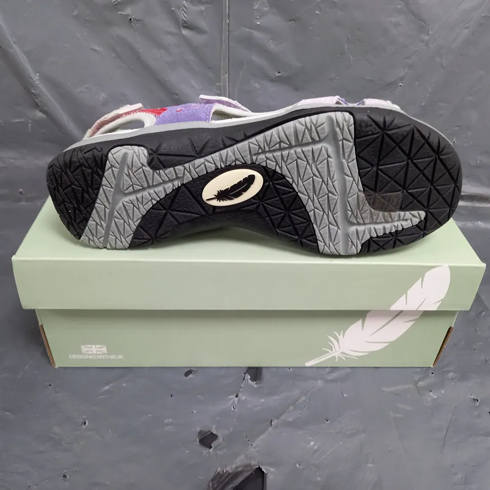 BOXED PAIR OF FREE SPIRIT ZEAL PURPLE MULTI SANDALS SIZE 6