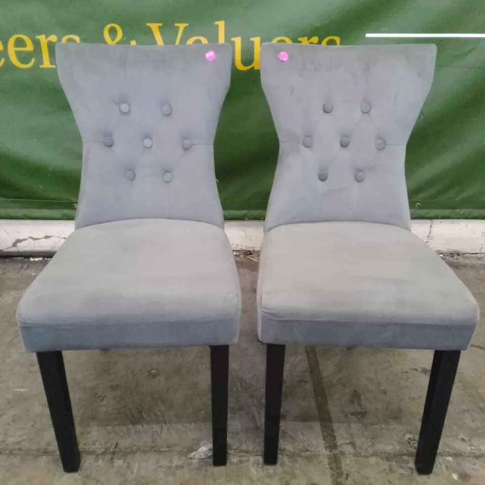 SET OF 2 NEW KENSINGTON GREY VELVET BUTTON BACK DINING CHAIR (BLACK LEG)