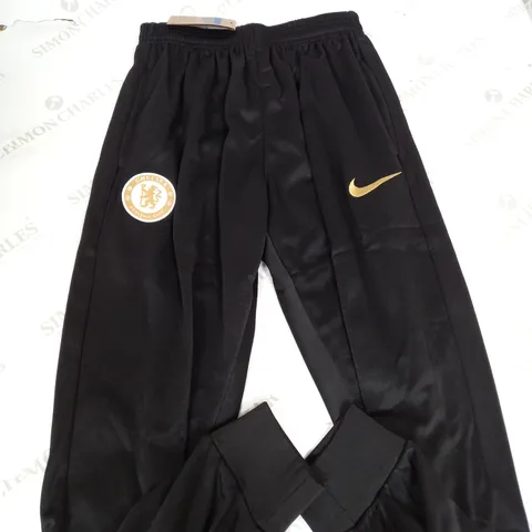 CHELSEA FC TRAINING PANTS SIZE M