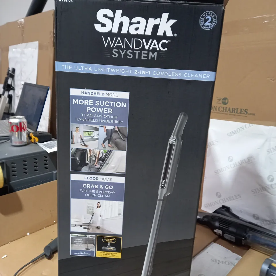 SHARK 2-IN-1 VACUUM