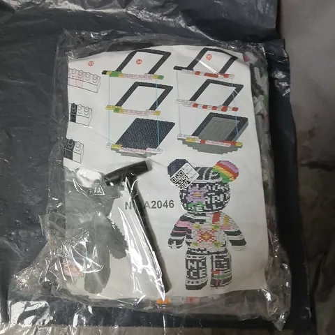 BRICK-BUILT MOUSE CHARACTER FIGURE WITH INSTRUCTION SHEET – TOY