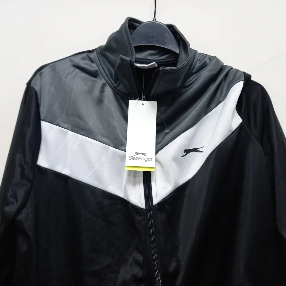 SLAZENGER TRACKSUIT JACKET IN BLACK/WHITE - MEDIUM