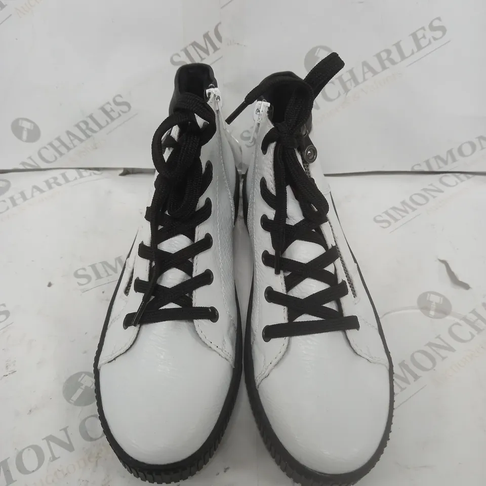 BOXED RIEKER ANTISTRESS HIGH TOP TRAINE WITH CUFF WHITE SIZE 6.5