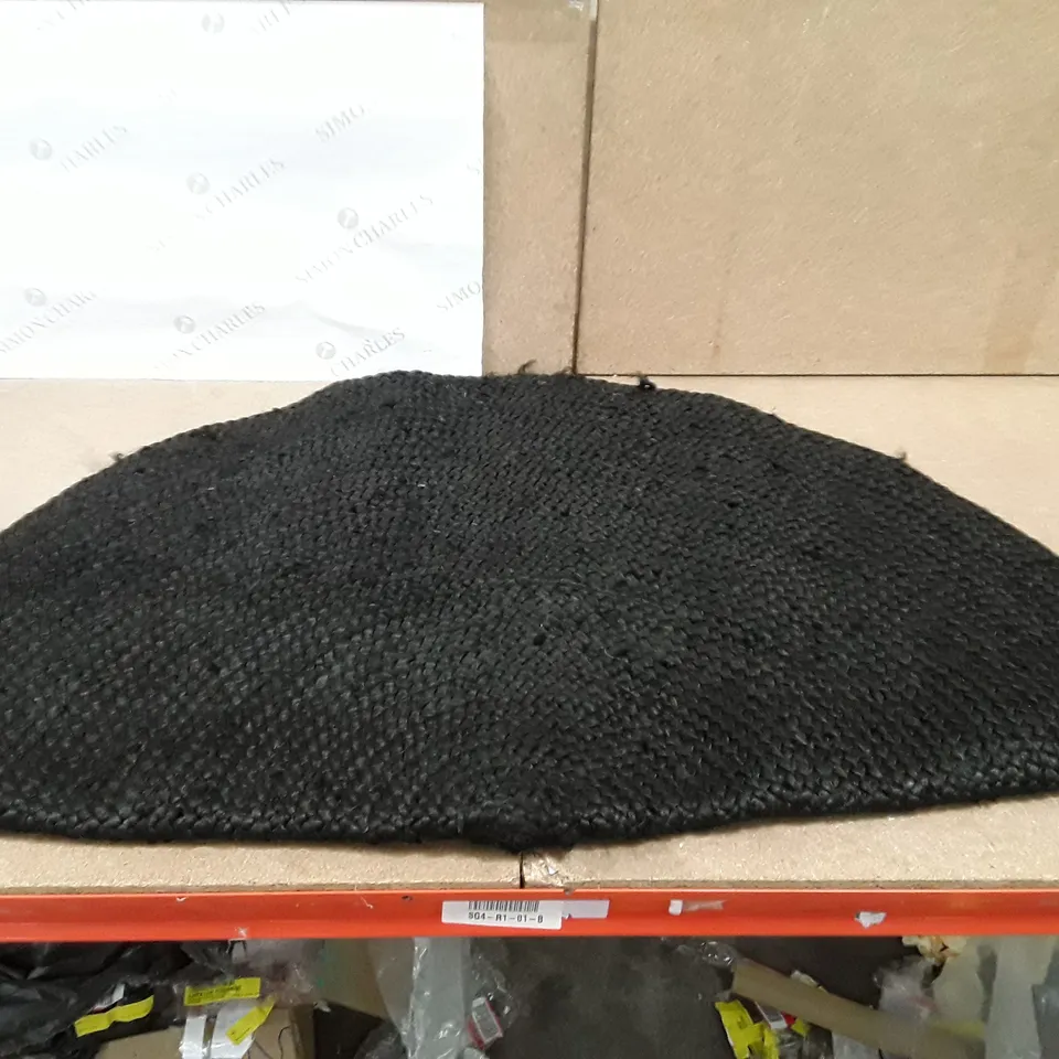 BERNYCE BLACK RUG ROUND 4'