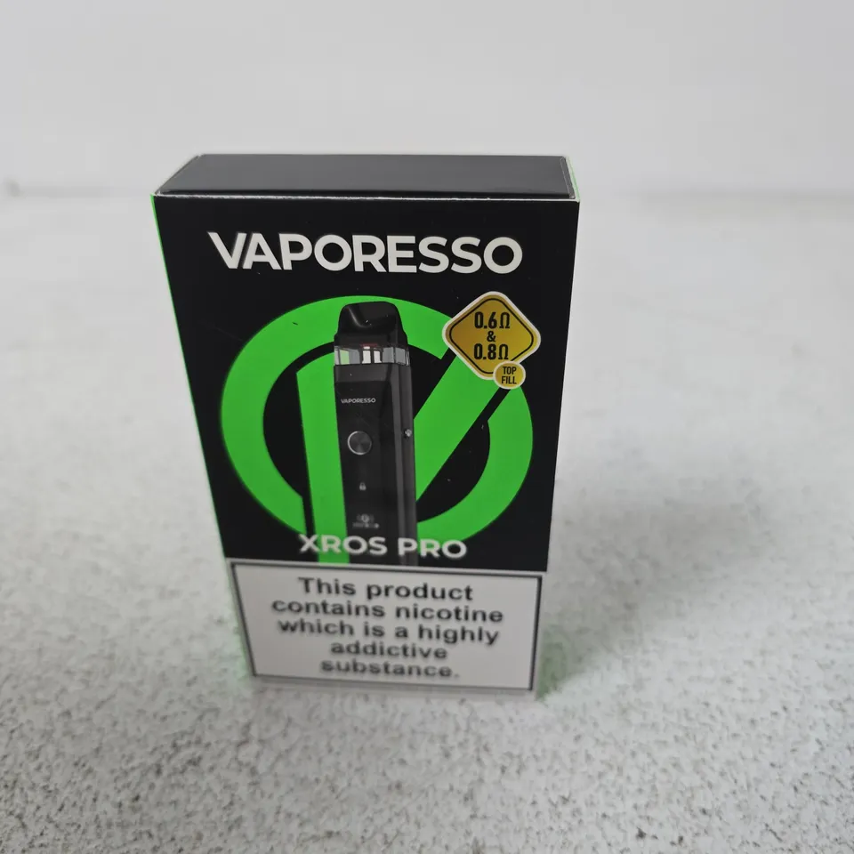 APPROXIMATELY 30 ASSORTED E-CIG PRODUCTS AND ACCESSORIES TO INCLUDE OXVA AND VAPORESSO