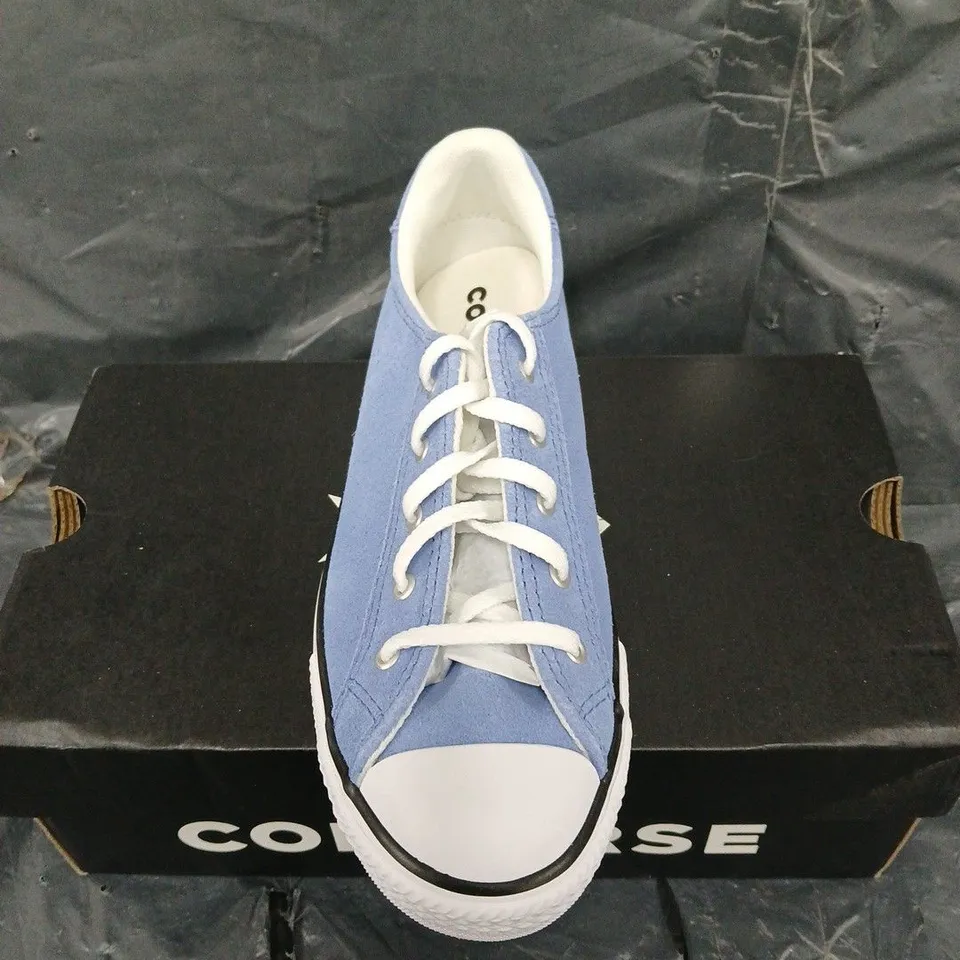 BOXED PAIR OF CONVERSE CANVAS SHOES - UK SIZE 5 - WOMENS 
