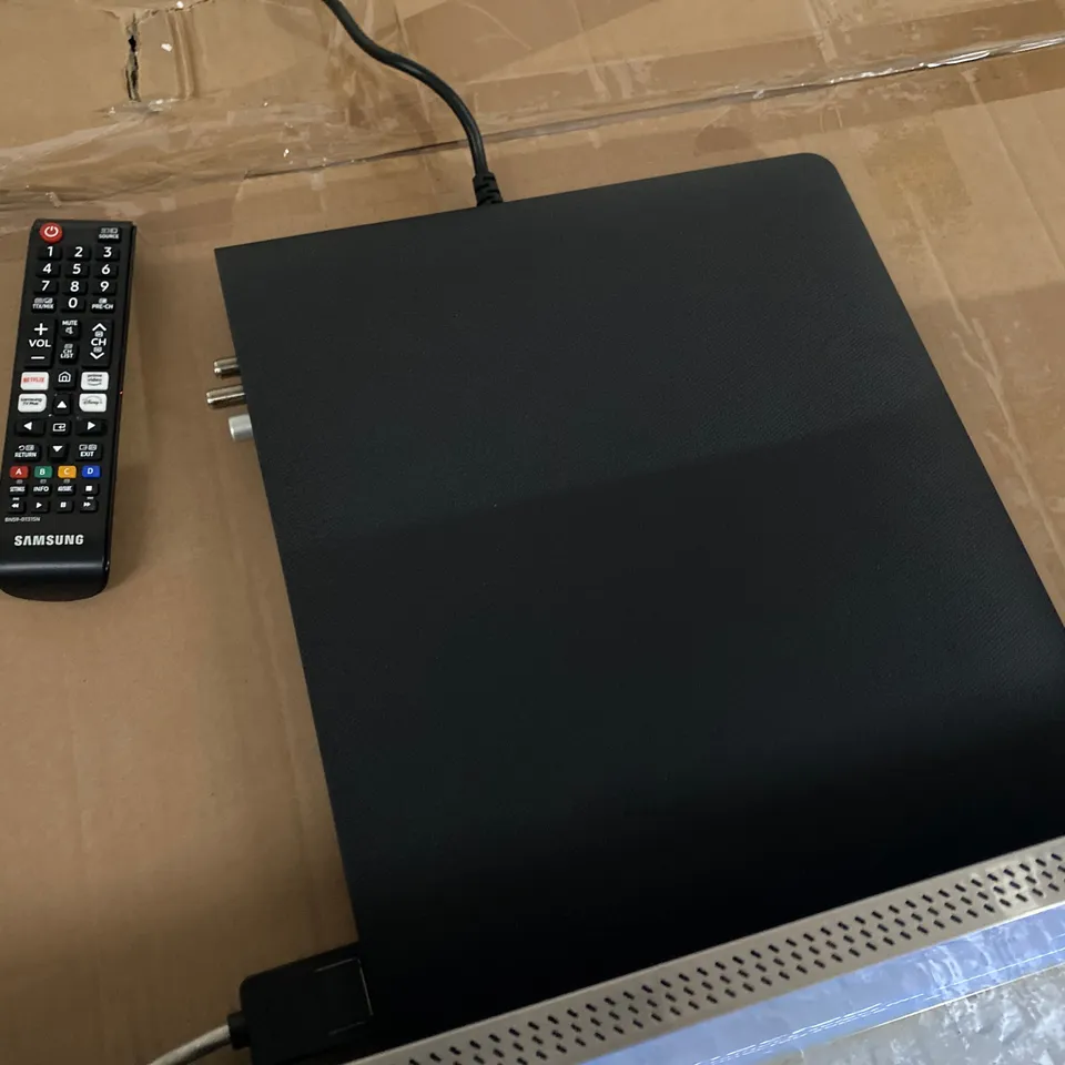 SAMSUNG QE75QN900B 75” NEO QLED HDR SMART TV WITH ONE CONNECT BOX AND REMOTE CONTROL