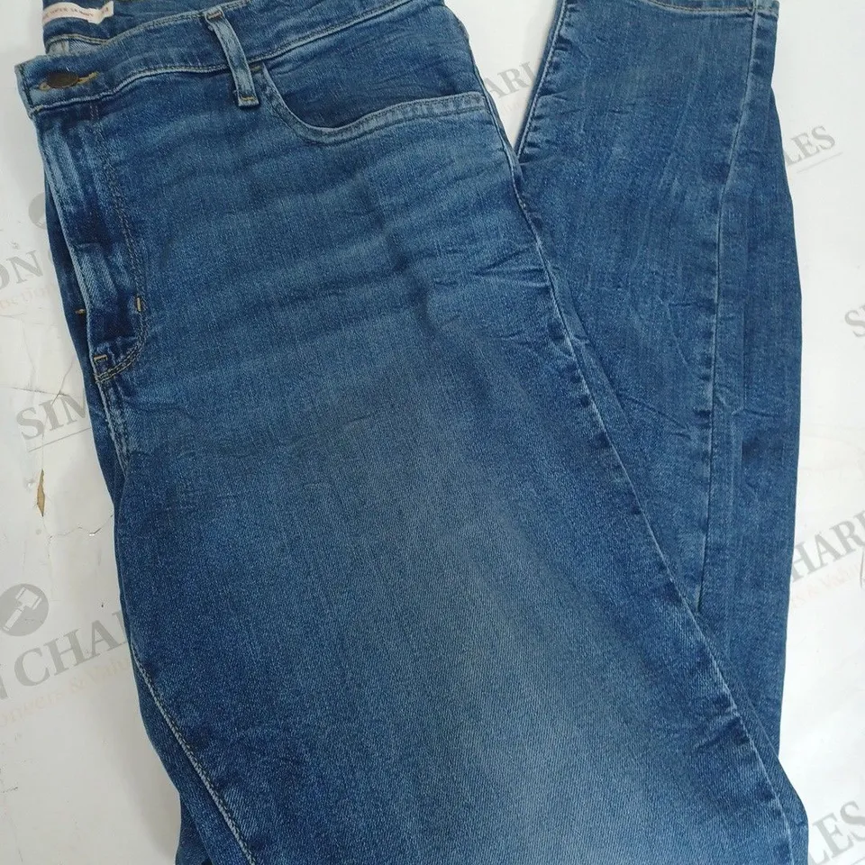 LEVIS DARK BLUE DENIM JEANS SIZE 34