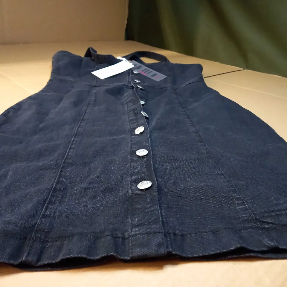 URBAN BLISS BLACK BUTTON THROUGH FORM FITTING DENIM DRESS - SIZE 12
