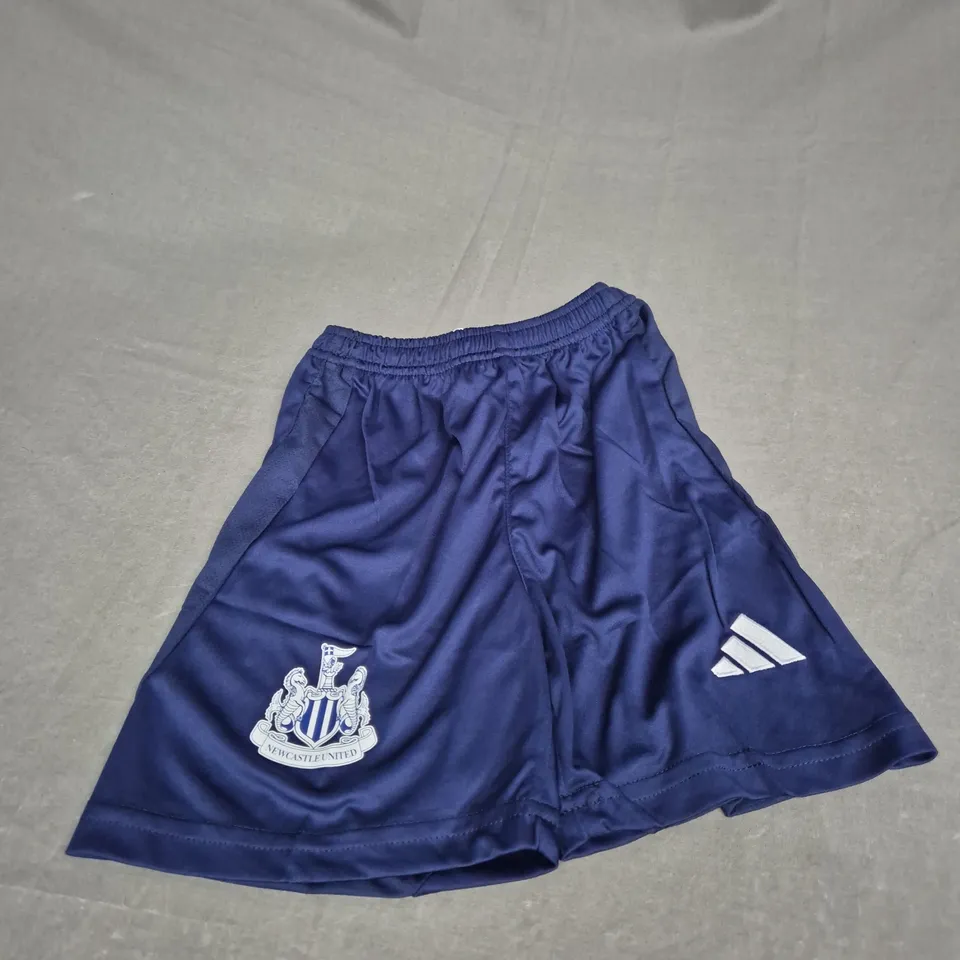 NEWCASTLE UNITED FC AWAY SHIRT AND SHORTS SIZE 20