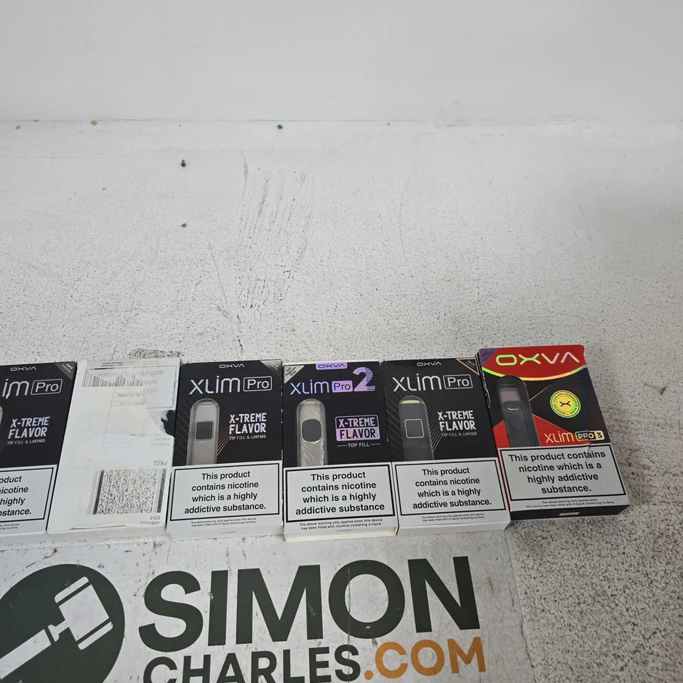 APPROXIMATELY 20 OXVA E-CIG PRODUCTS AND ACCESSORIES IN VARIOUS COLOURS AND FLAVOURS