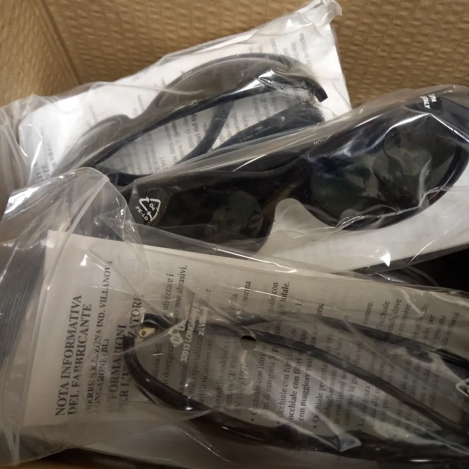 APPROXIMATELY 10 POLICE 1325M 0722 SUNGLASSES