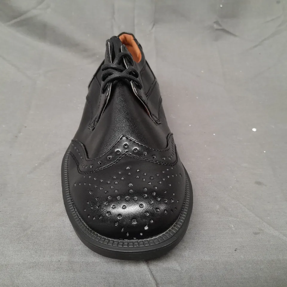 BOX OF APPROXIMATELY 10 PAIRS OF ASHWOOD LACE UP SHOES IN BLACK - VARIOUS SIZES