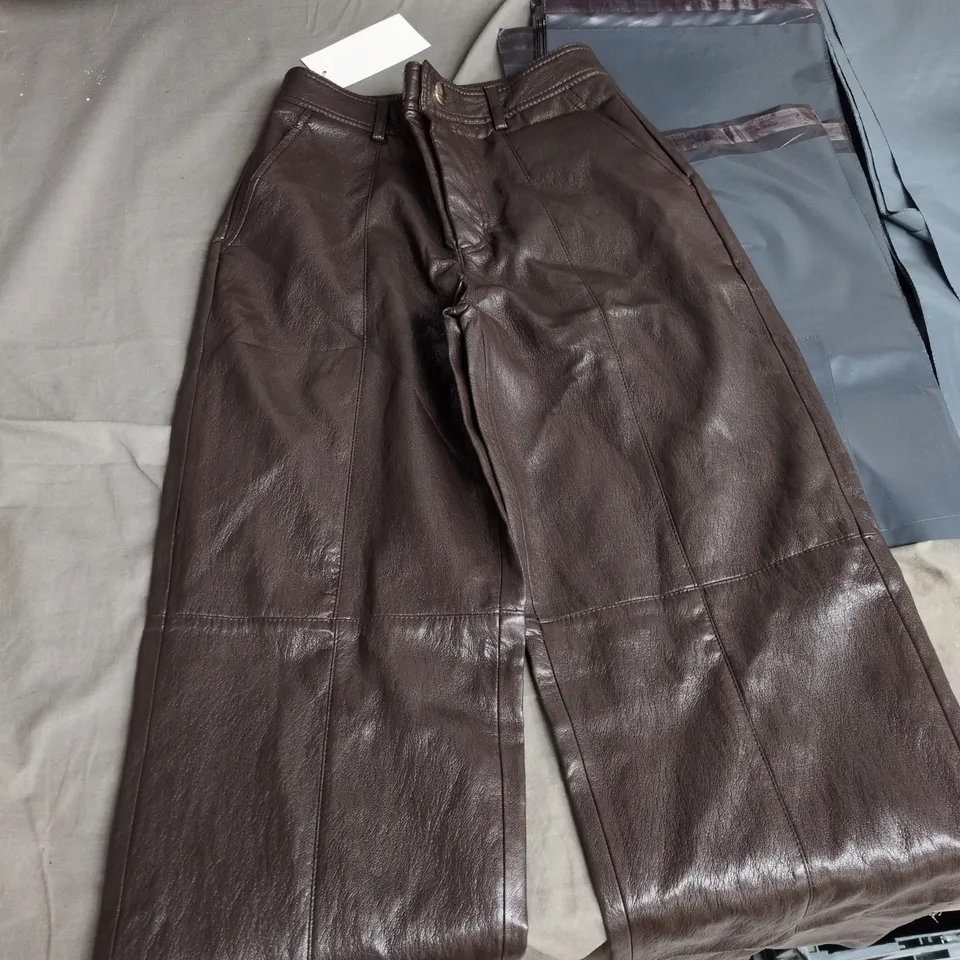BOX OF APPROXIMATELY 20 ASSORTED CLOTHING ITEMS TO INCLUDE: ZARA PLEATHER PANTS 