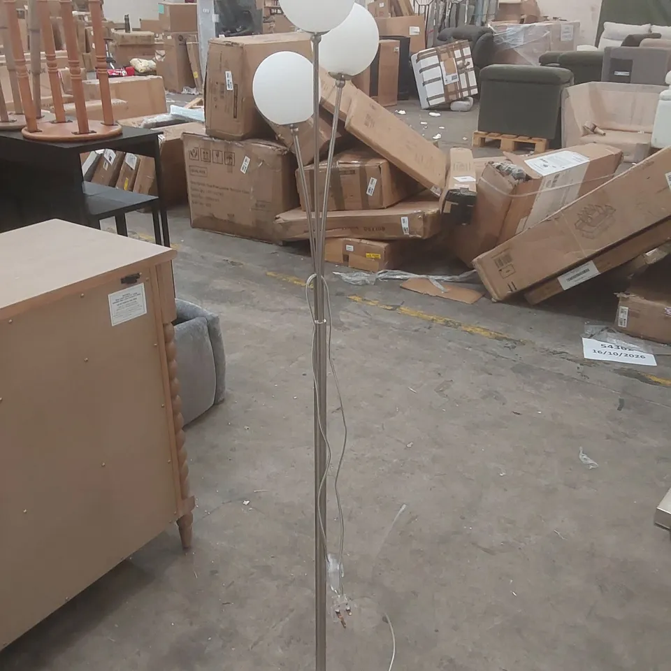 RAITCHO 150CM TRADITIONAL FLOOR LAMP BASE FINISH: CHROME