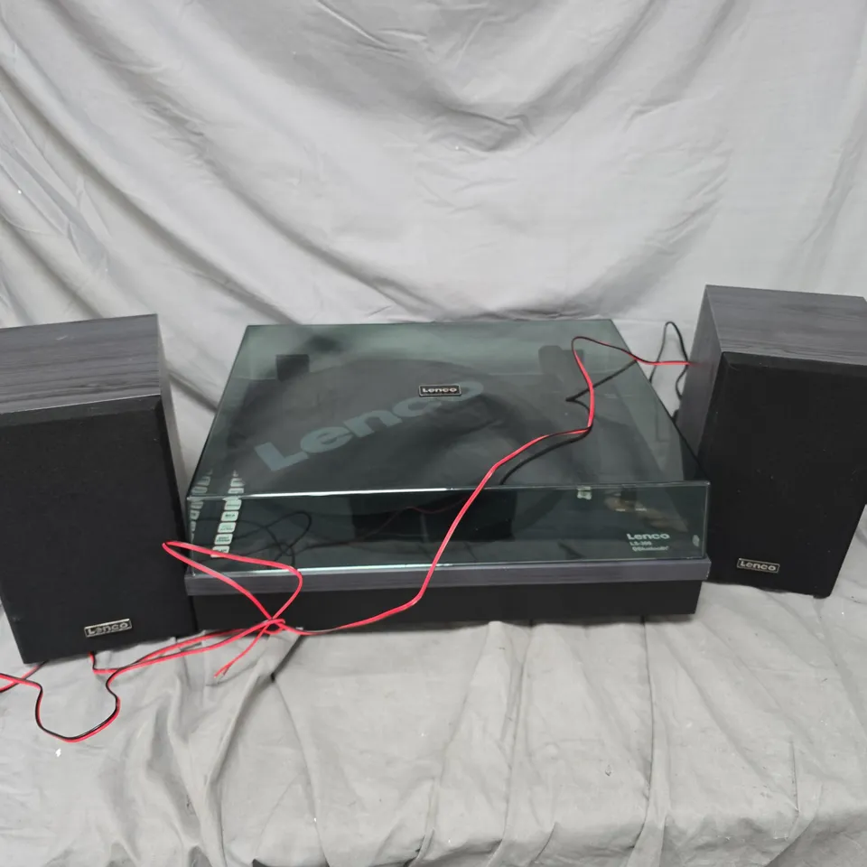 LENCO TRUNTABLE WITH BLUETOOTH WOODEN SPEAKERS IN BLACK