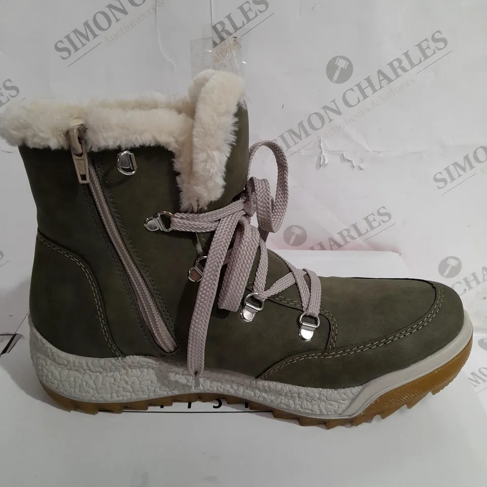 BOXED PAIR OF RIEKER WARM HIKING BOOTS, KHAKI - SIZE 7.5