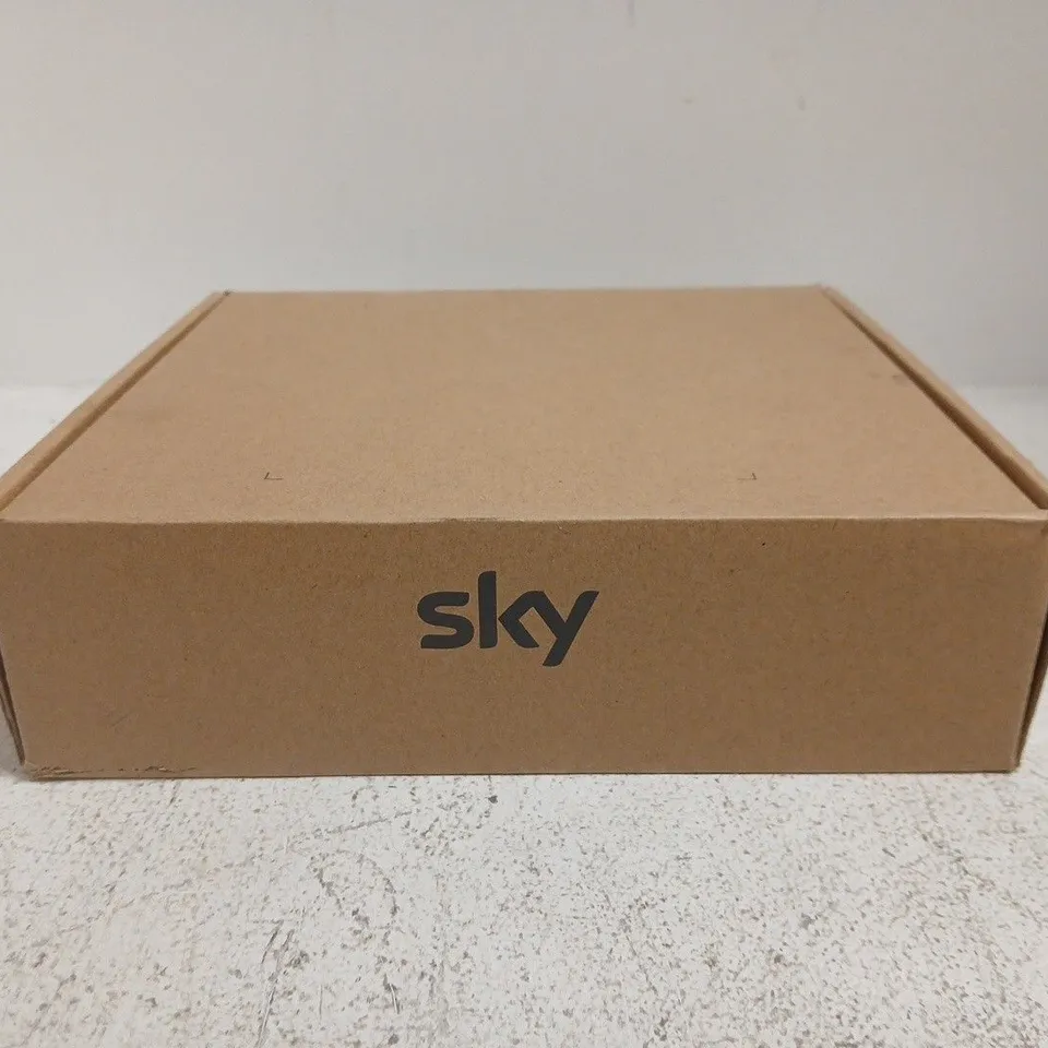 BOXED SKY GLASS IP061-EF-ANT STREAM PUCK
