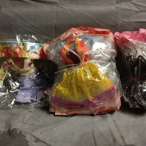 BOX TO INCLUDE LARGE ASSORTMENT OF UNBRANDED DOLL CLOTHING AND ACCESSORY PACKS