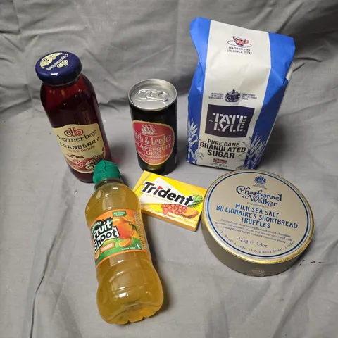 APPROXIMATELY 10 ASSORTED FOOD/DRINK PRODUCTS TO INCLUDE TRIDENT GUM, FRUIT SHOOT DRINKS, BILLIONAIRE'S SHORTBREAD TRUFFLES ETC