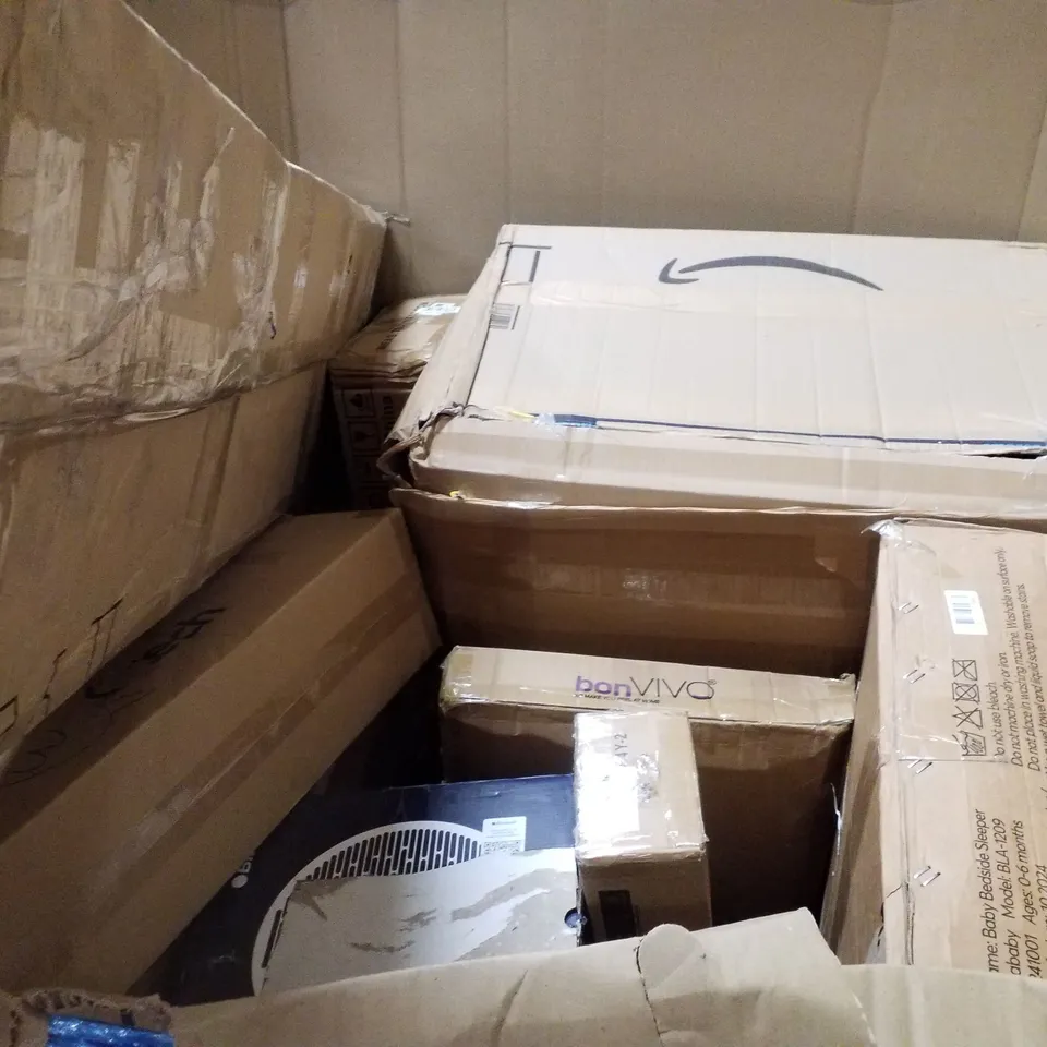 PALLET CONTAINING ASSORTED PRODUCTS INCLUDING STAINLESS STEEL CAT LITTER BOX, DEHUMIDIFIER, VACUUM CLEANER & GAMING CHAIR