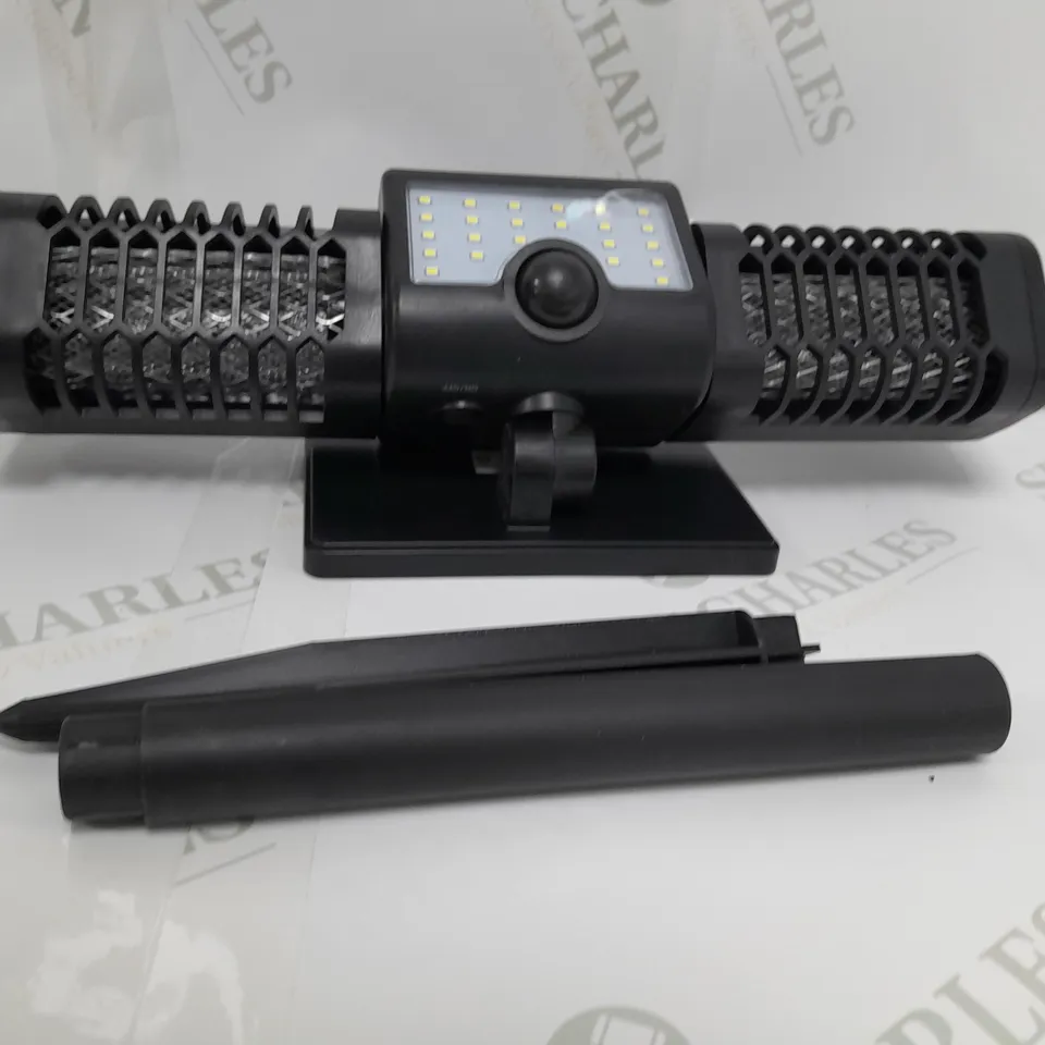 BOXED OUTLET BELL & HOWELL SOLAR ZAPPER
