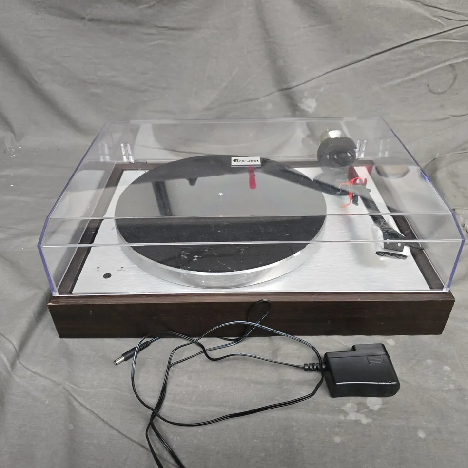 PRO-JECT THE CLASSIC SB EVO TURNTABLE – WOODEN PLINTH WITH GLASS DUST COVER