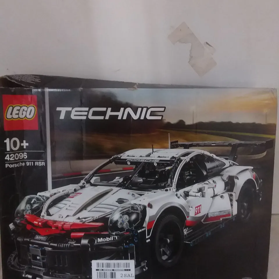 LEGO TECHNIC PORSCHE 911 RSR - SET 42096 RRP £139.99