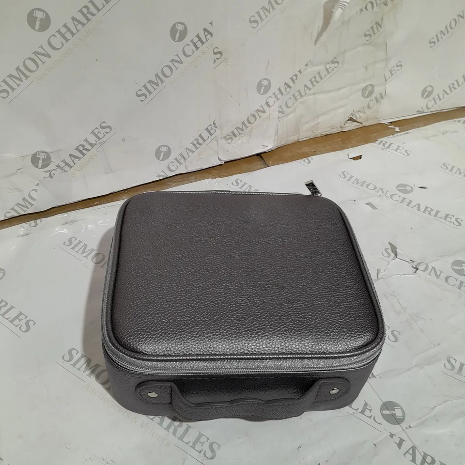 BOXED TILI MAKE-UP BAG METALLIC 