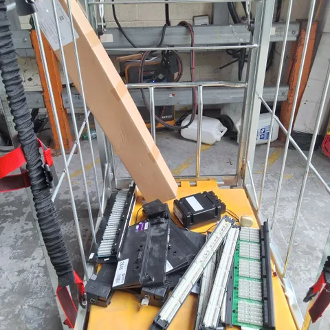 CAGE OF APPROXIMATELY 12 ASSORTED ITEMS INCLUDING BYTE DRIVE 500 MODEL BD301 , LENOVO THINKPAD ULTRA DOCK AND DELL RACK RAILS 