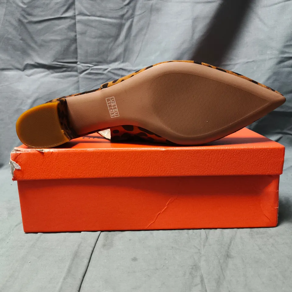 BOXED PAIR OF CASTAMERE POINTED TOE BLOCK HEEL SLINGBACK SHOES IN LEOPARD PRINT SIZE EU 42.5