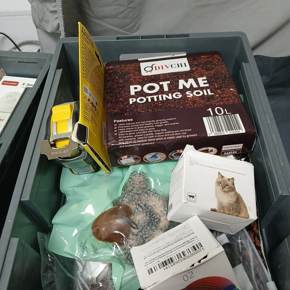 APPROXIMATELY 20 ASSORTED HOUSEHOLD ITEMS INCLUDING POT ME POTTING SOIL , CAT BALL AND STANLEY FATMAX TAPE MEASURE