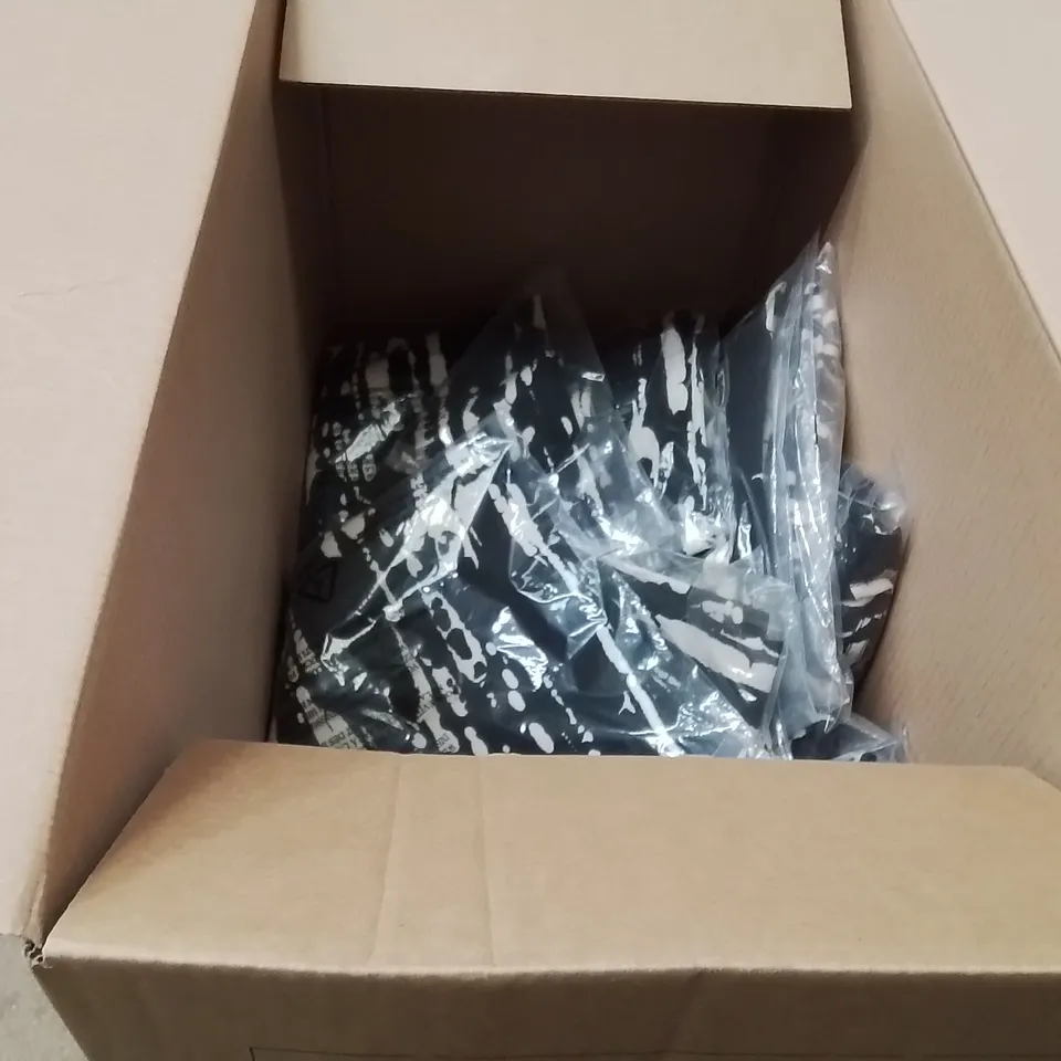 BOXED BRAND NEW APPROXIMATELY 22 JD WILLIAMS OVERSIZED BLOUSE MONO PRINT SIZE 18