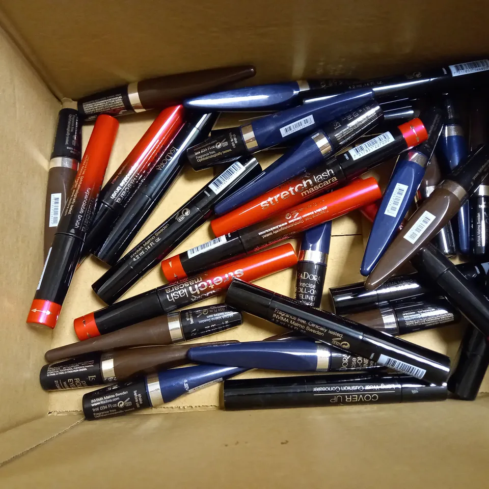 LOT OF APPROX 25 TO INCLUDE AUSTRALIAN GOLD SPRAY GEL , WOODYS WOOD GLUE , ETC