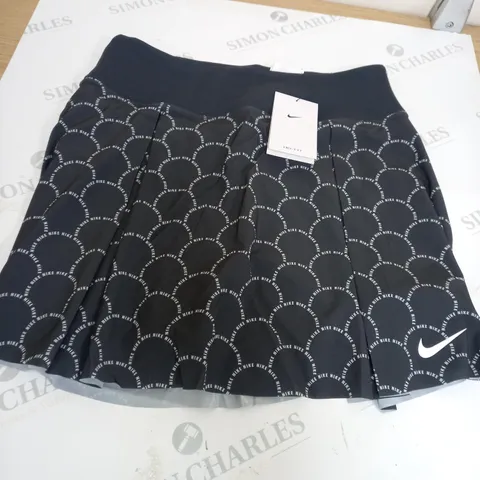 NIKE SPORT SKIRT SIZE M 