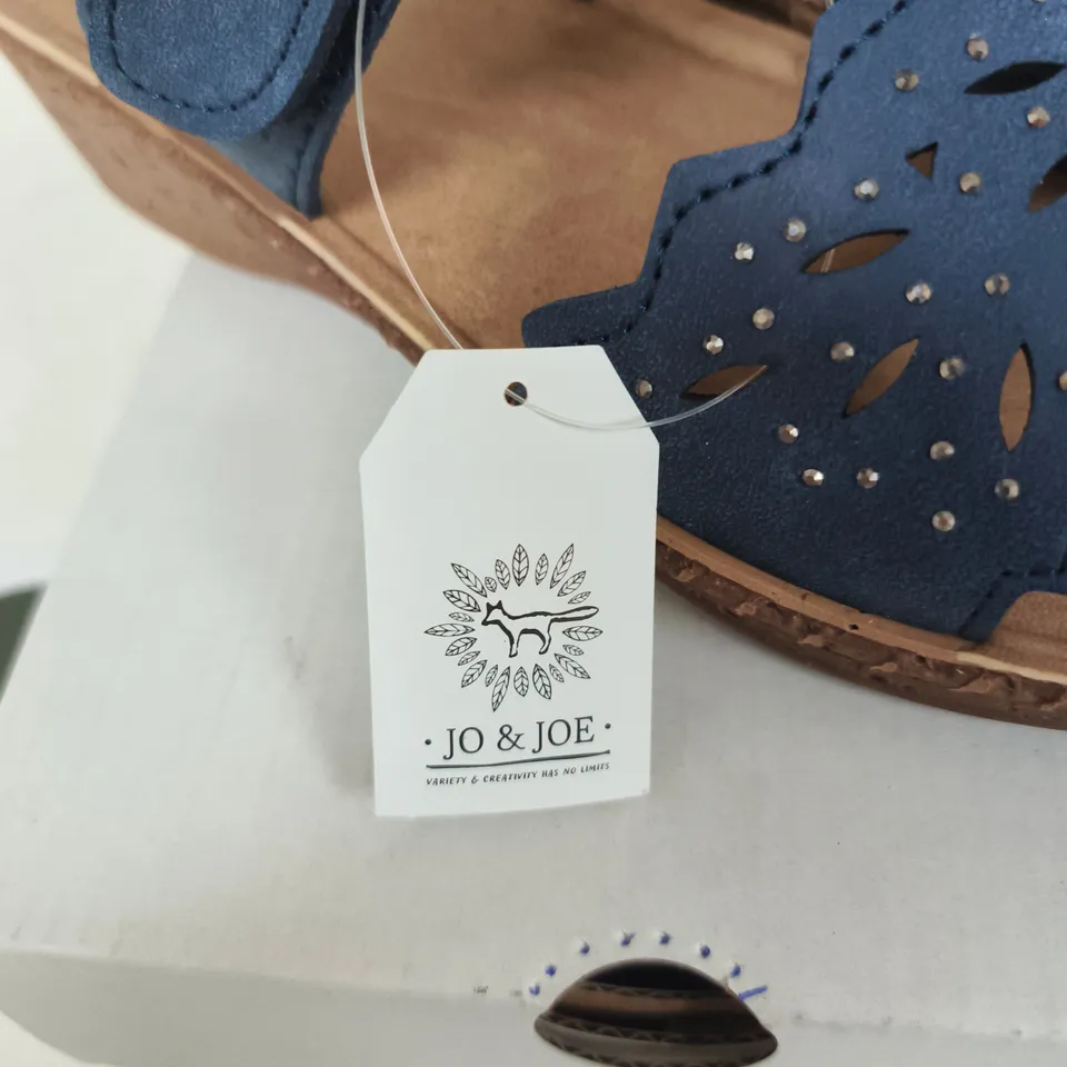 JO & JOE WOMEN'S NAVY BLUE SANDALS WITH CUT-OUT FLORAL DETAILING (EU 37) UK 4.5