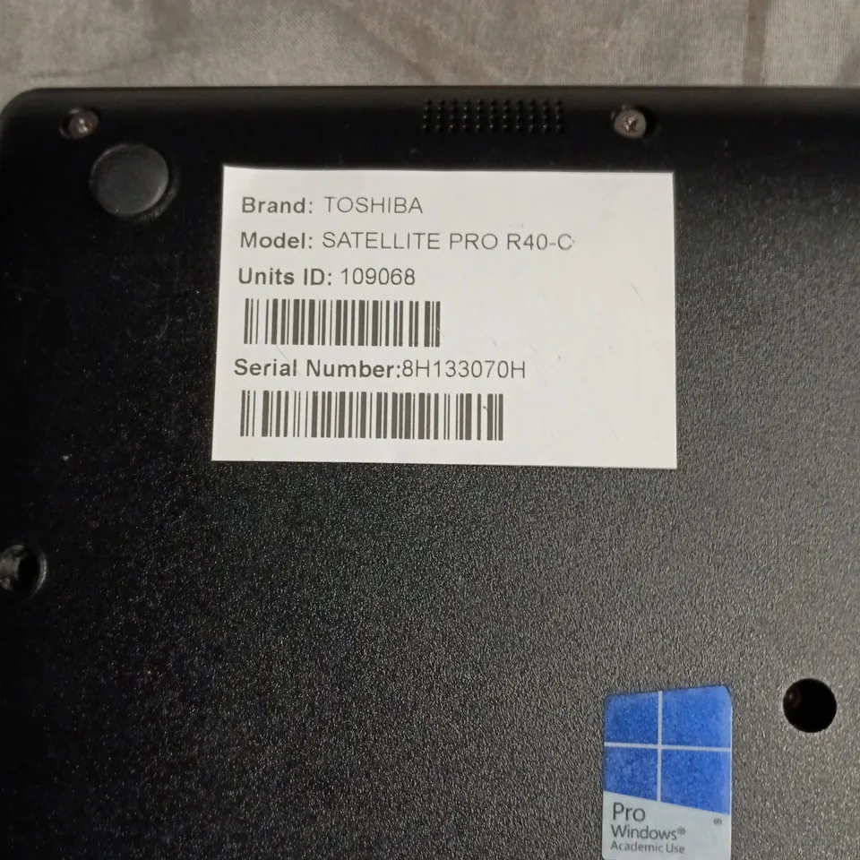 TOSHIBA SATELLITE PRO R40-C LAPTOP – BLACK