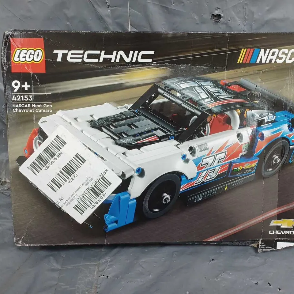 BOXED LEGO TECHNIC NASCAR NEXT GEN CHEVROLET CAMARO - 42153