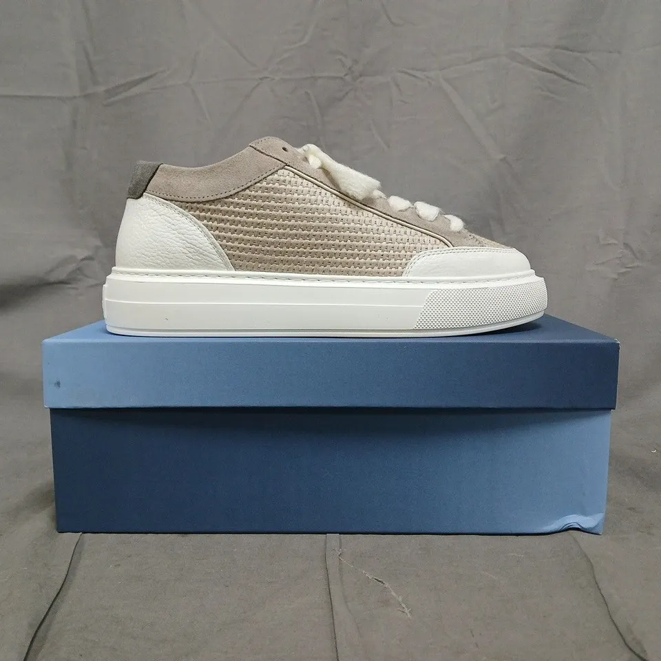 BOXED PAIR OF CLEENS LUXOR TRAINERS IN DUNE SIZE UK 8