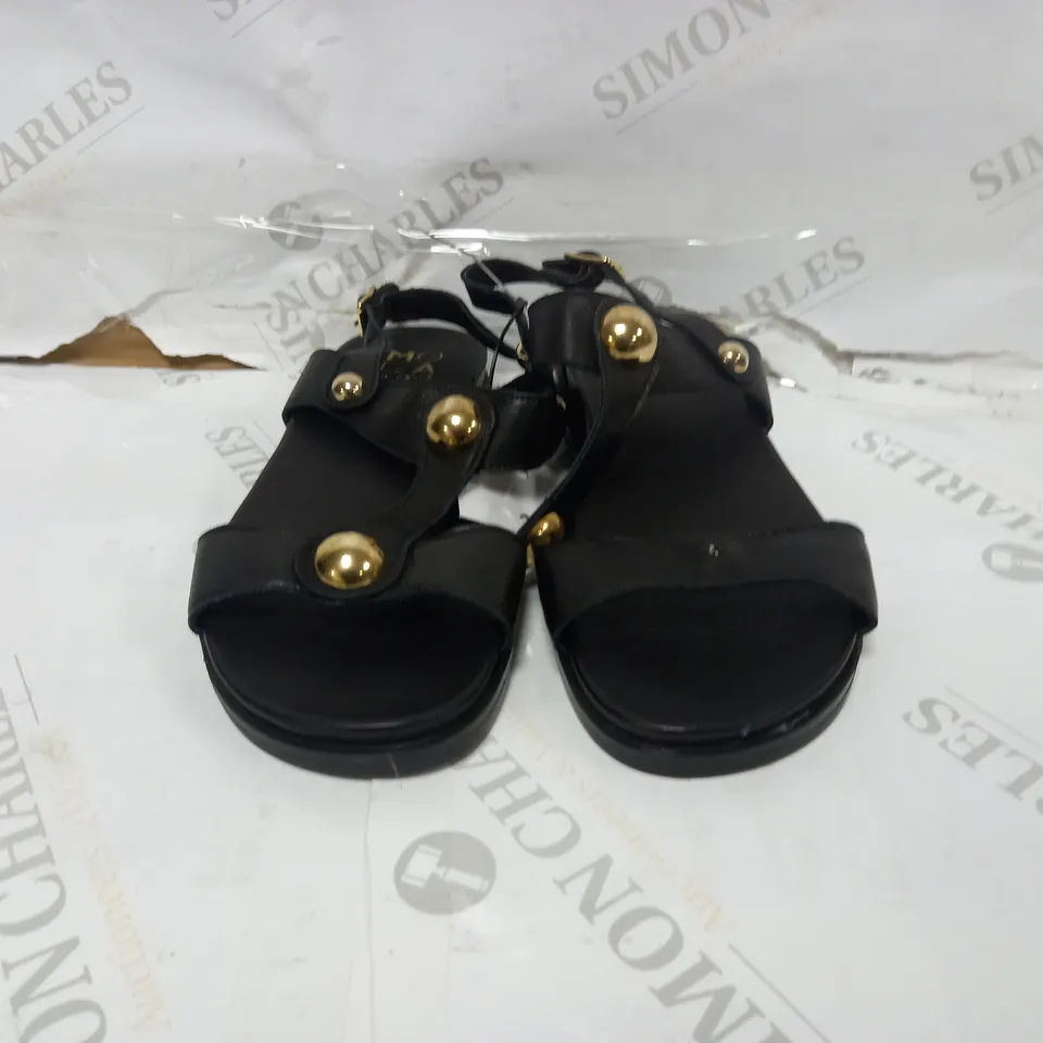 MODA IN PELLE ONEY SANDAL - SIZE 6 (BLACK)